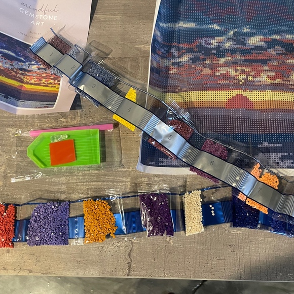 Mindful Gemstone Art Kit Sunset Stress Relieving Kids Adults Mess Free - Picture 7 of 8